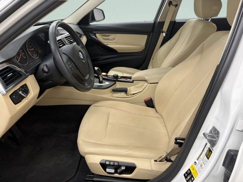 Used 2017 BMW 320i xDrive Sedan image 12