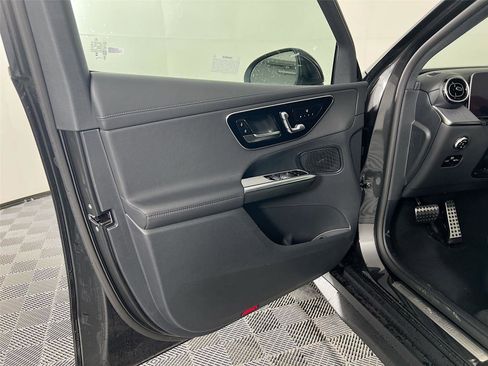 Certified 2025 Mercedes-Benz GLC 300 4MATIC image 15