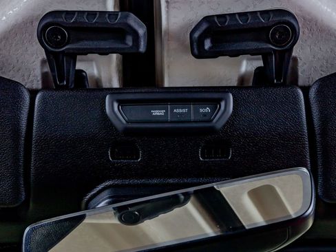 Used 2023 Jeep Gladiator Rubicon w/ LED Lighting Group image 30