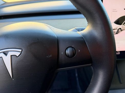Used 2020 Tesla Model 3 Standard Range Plus RWD image 22