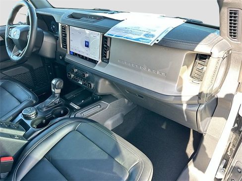 Used 2025 Ford Bronco Outer Banks image 29