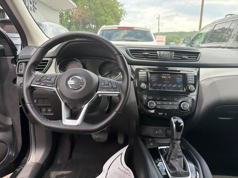 Used 2020 Nissan Rogue Sport SV w/ Technology Package AWD/4WD image 22