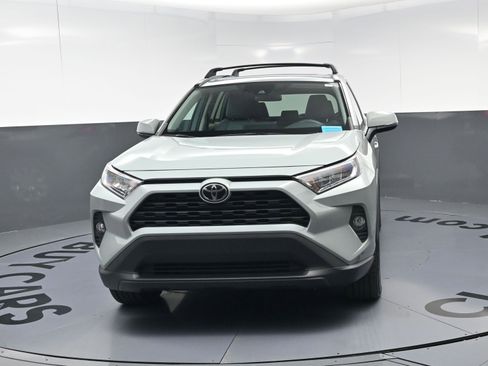 Used 2021 Toyota RAV4 XLE Premium image 5