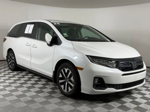 Used 2025 Honda Odyssey EX-L image 10