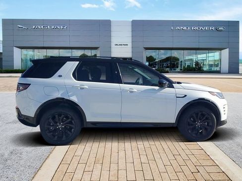 Used 2025 Land Rover Discovery Sport Dynamic SE AWD/4WD image 4
