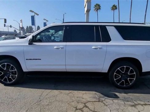 Used 2024 Chevrolet Suburban RST w/ Luxury Package image 5