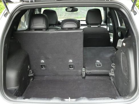 Used 2023 Jeep Compass Limited w/ Sun and Sound Group AWD/4WD image 32