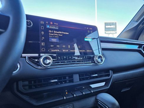 Used 2024 GMC Canyon Elevation w/ Elevation Premium Package image 48