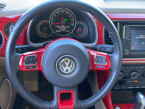 Used 2019 Volkswagen Beetle 2.0T SE w/ SE Premium Package FWD image 8