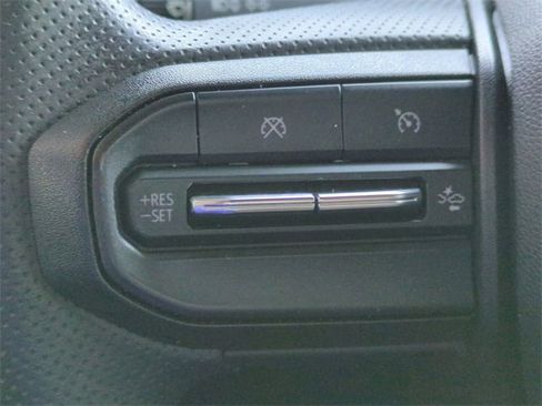 Used 2023 Chevrolet Colorado Trail Boss w/ Technology Package image 23