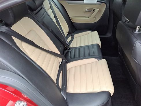 Used 2013 Volkswagen CC Sport image 26