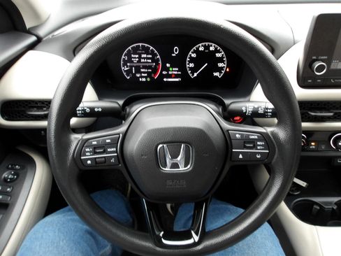 Used 2023 Honda HR-V LX image 14