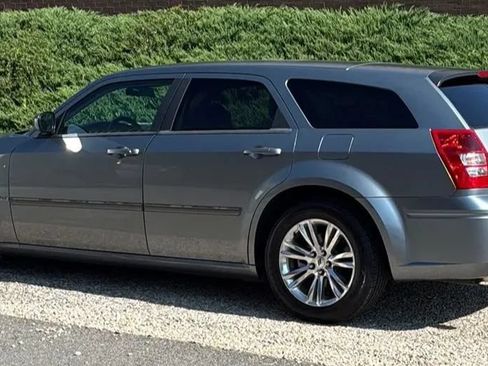 Used 2006 Dodge Magnum R/T RWD image 7