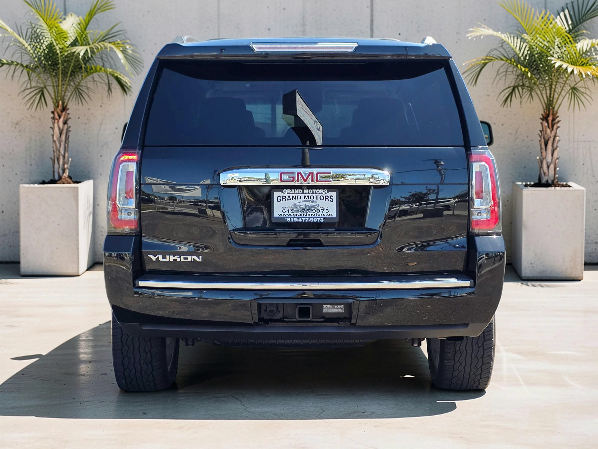 Used 2017 GMC Yukon Denali AWD/4WD image 7