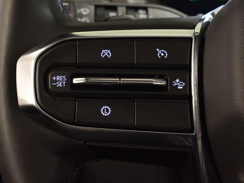 Used 2025 GMC Yukon Denali w/ Sun & Power Step Package image 19