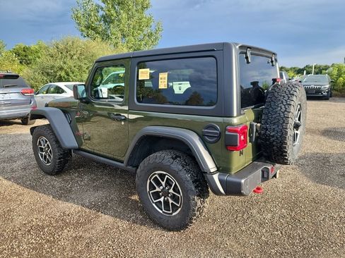 Used 2024 Jeep Wrangler Rubicon w/ Technology Group AWD/4WD image 8