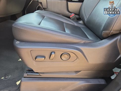 Used 2025 GMC Sierra 1500 SLT AWD/4WD image 17