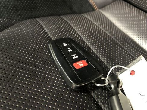 Used 2020 Toyota Avalon Touring w/ Advanced Safety Package FWD image 32