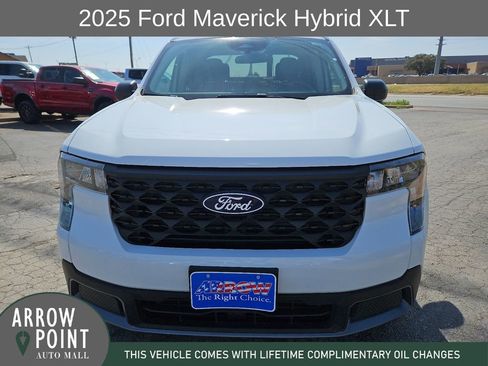 Used 2025 Ford Maverick XLT image 3