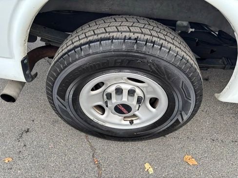 Certified 2022 GMC Savana 2500 w/ Driver Convenience Package image 28