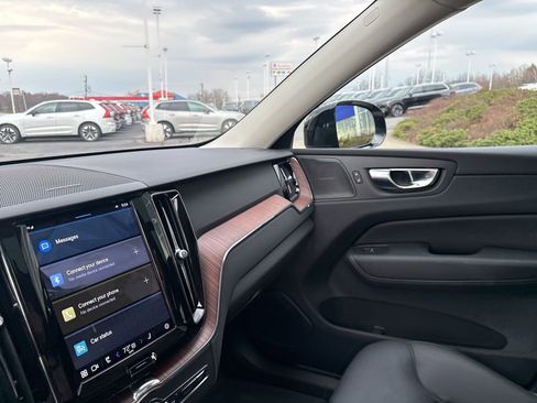 Certified 2023 Volvo XC60 B5 Plus w/ Climate Package image 28