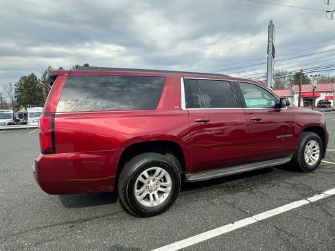 Used 2016 Chevrolet Suburban LT w/ Luxury Package image 7