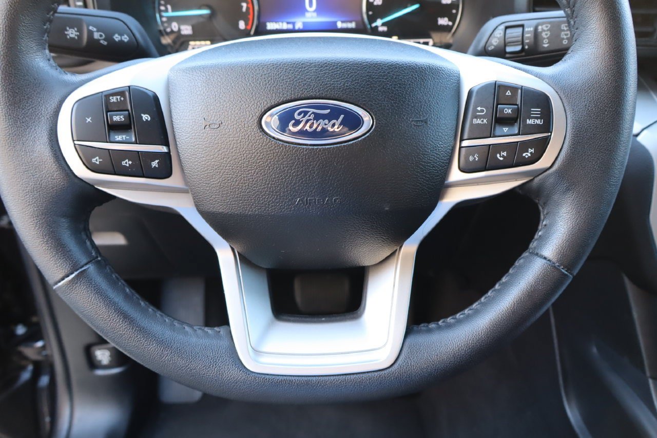 Used 2023 Ford Explorer XLT AWD/4WD image 12