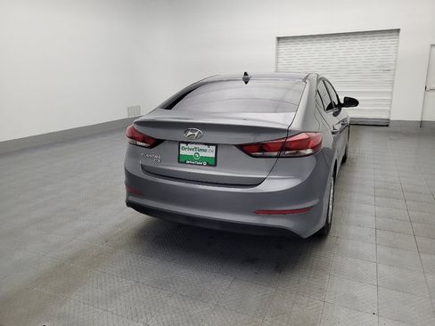 Used 2017 Hyundai Elantra SE image 7