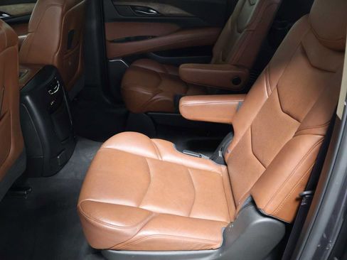 Used 2016 Cadillac Escalade ESV Luxury AWD/4WD image 34