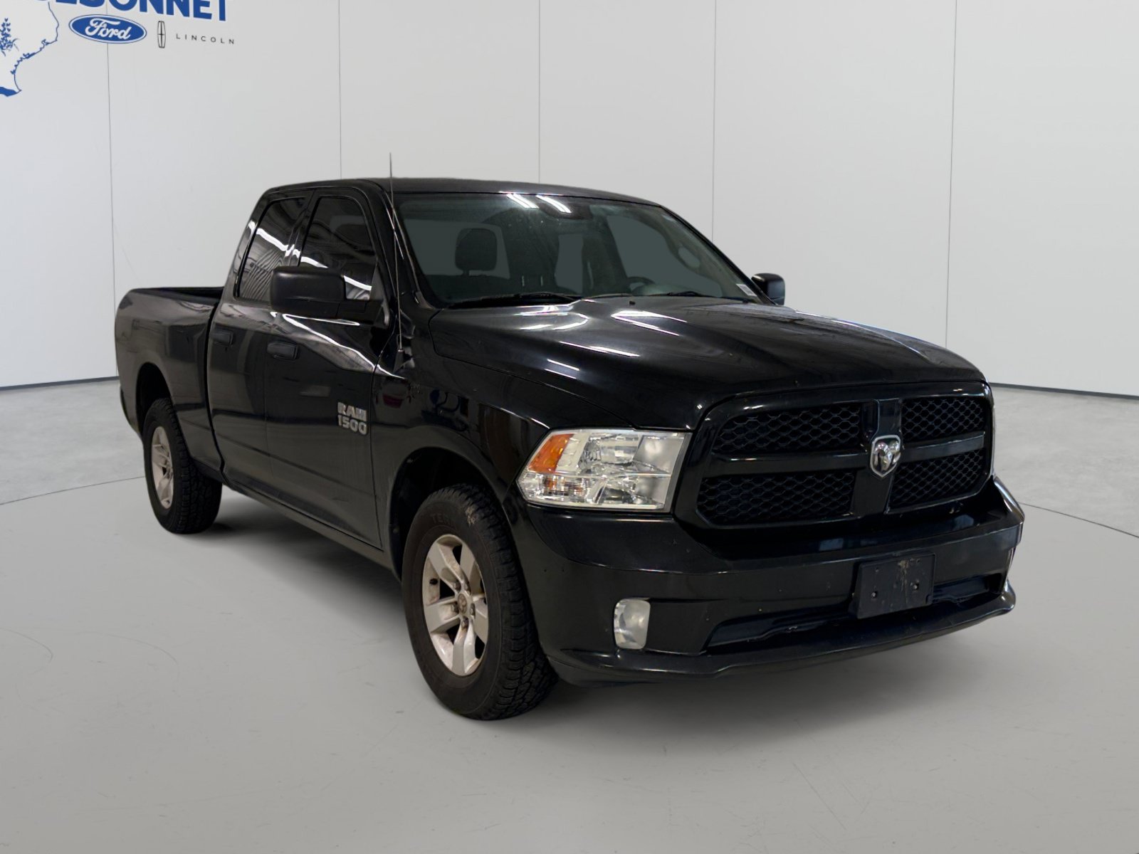 Used 2018 RAM 1500 Express RWD image 3