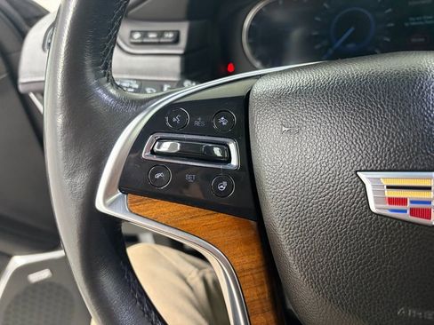 Used 2017 Cadillac Escalade ESV Luxury AWD/4WD image 18