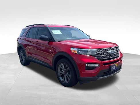 Certified 2024 Ford Explorer XLT w/ Equipment Group 202A AWD/4WD image 5