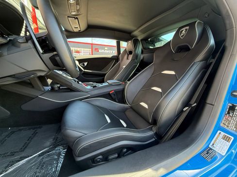 Used 2021 Lamborghini Huracan EVO RWD image 24