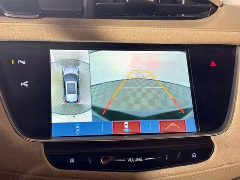 Used 2018 Cadillac XT5 Platinum w/ Driver Assist Package image 17