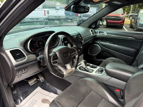 Used 2019 Jeep Grand Cherokee Trackhawk w/ Trailer Tow Group IV AWD/4WD image 11
