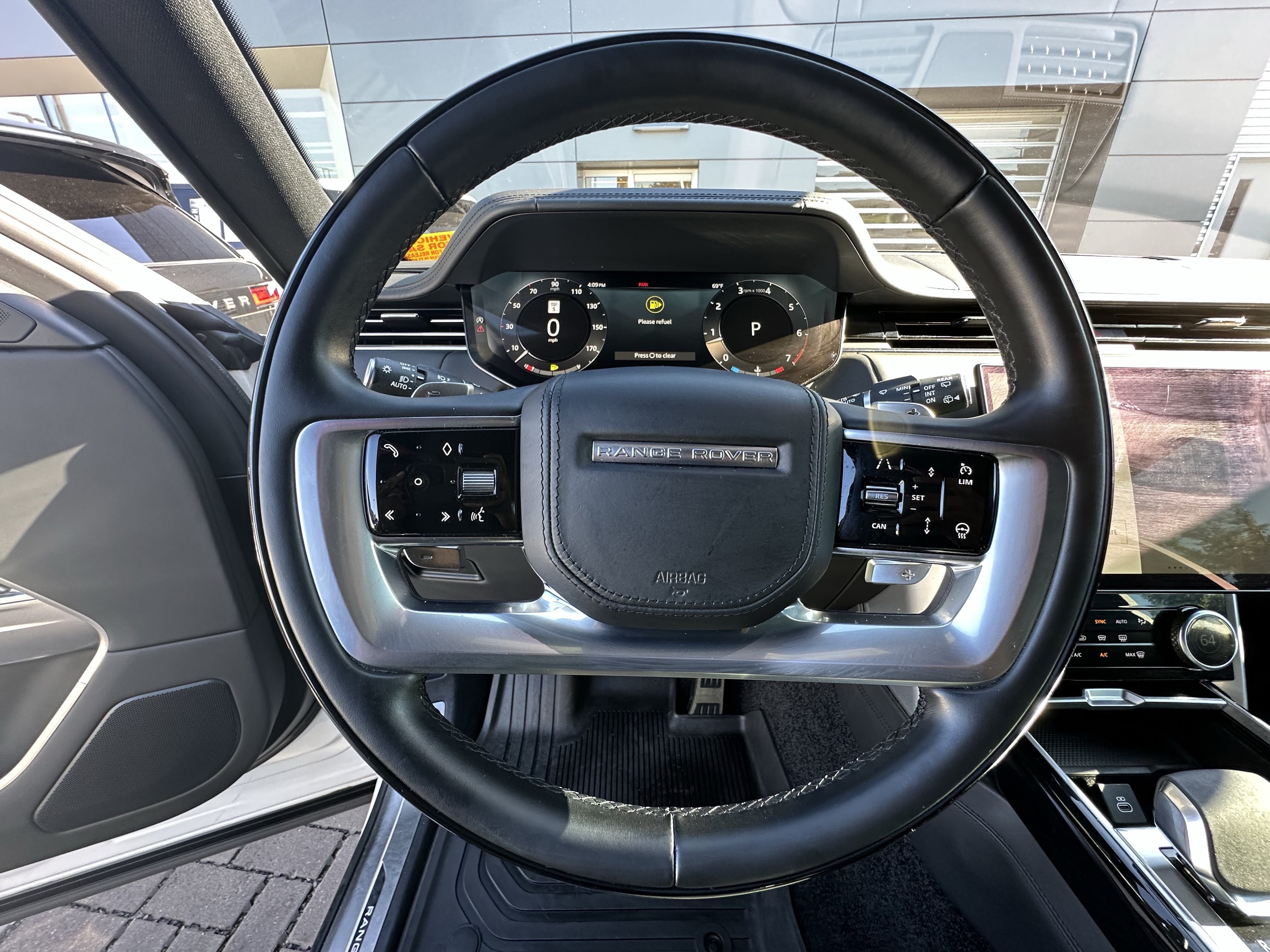 Certified 2023 Land Rover Range Rover SE AWD/4WD image 30