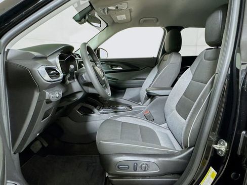 Used 2023 Chevrolet TrailBlazer LT w/ Convenience Package image 18