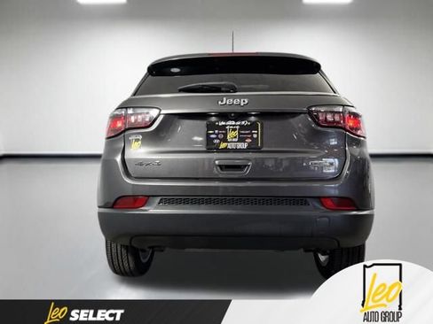 Used 2023 Jeep Compass Latitude w/ Sun and Sound Group AWD/4WD image 5
