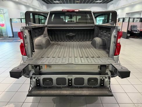 Used 2025 Chevrolet Silverado 1500 High Country RWD image 11