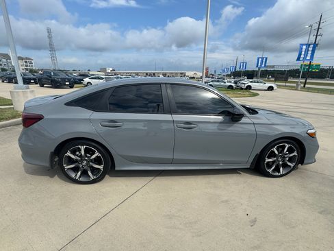 Certified 2025 Honda Civic Sport Touring image 9
