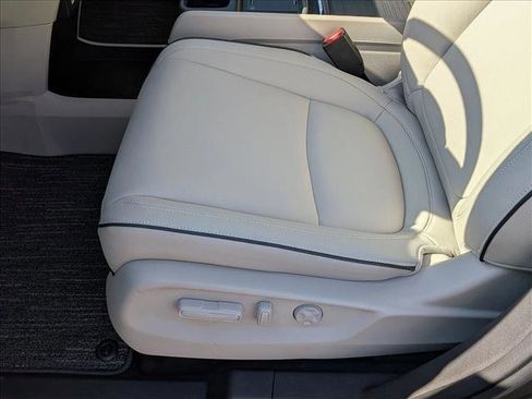 New 2026 Honda Odyssey Touring image 4