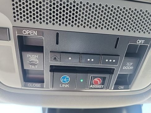 Used 2018 Acura MDX SH-AWD w/ Advance Package image 7