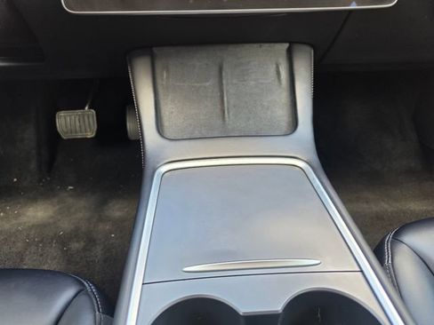 Used 2022 Tesla Model 3 Long Range AWD/4WD image 34