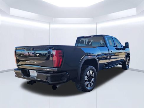 Used 2025 GMC Sierra 3500 Denali w/ Denali Reserve Package AWD/4WD image 4