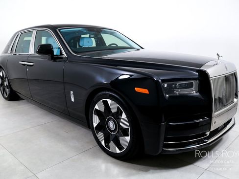 New 2027 Rolls-Royce Phantom Sedan RWD image 6