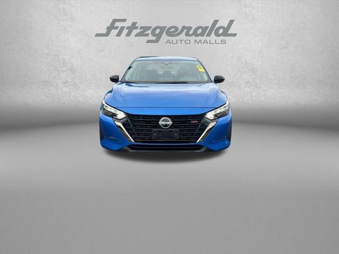 Used 2025 Nissan Sentra SR FWD image 2
