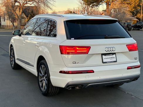 Used 2018 Audi Q7 3.0T Premium Plus image 3