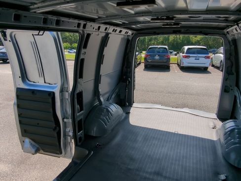 New 2025 GMC Savana 2500 w/ Driver Convenience Package image 32