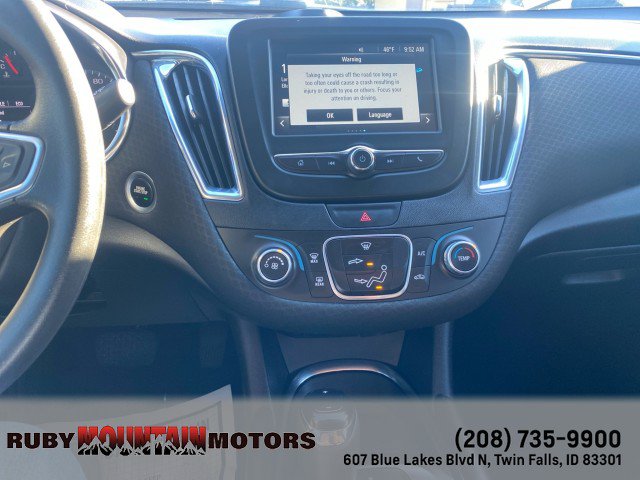 Used 2018 Chevrolet Malibu LT FWD image 19