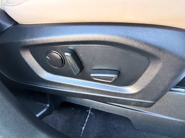 Used 2023 Ford Explorer XLT w/ Equipment Group 202A AWD/4WD image 30